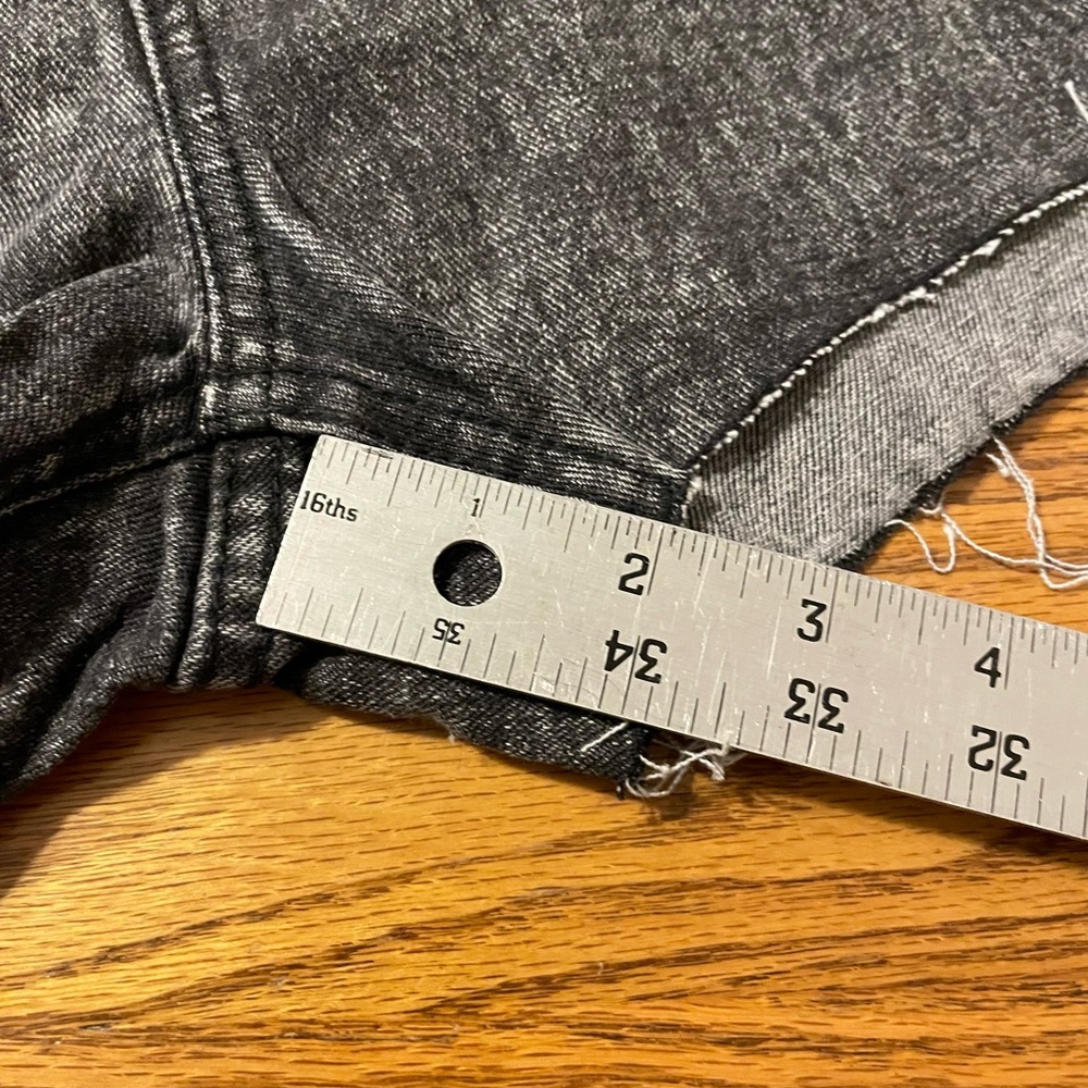 Button fly Black jeans shorts - Picture 4 of 10